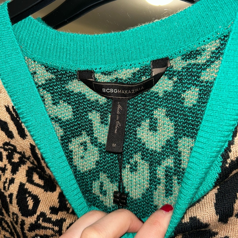 NWT BCBGMaxAzria Jaxin cheetah print emerald sweater - Picture 2 of 7